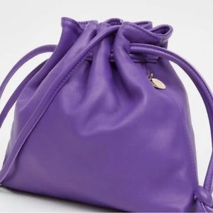 NEW CLARE V CROSS BODY BAG